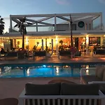 Mi Capricho 2ba Beachfront Complex-apartment Beachside With Sea Views דירה *