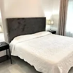 Mi Capricho 2ba Beachfront Complex-apartment Beachside With Sea Views דירה *